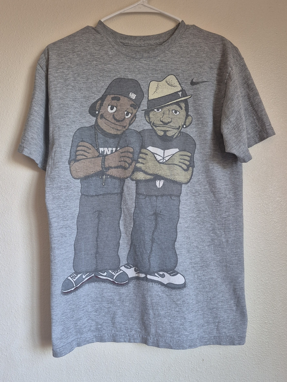 Nike Grey Men's Short Sleeve Tee with Cartoon Duo Graphic Lebron And Kobe